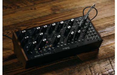 Moog Mother-32